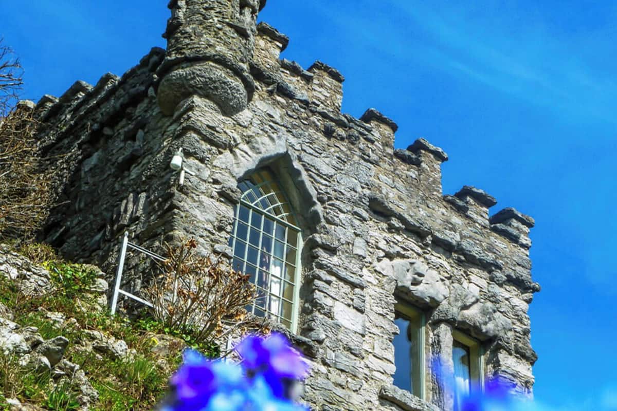 Maison Deluxe | Coffre-fort, dĂ©cor unique, bureau, systĂšme dâinsonorisation