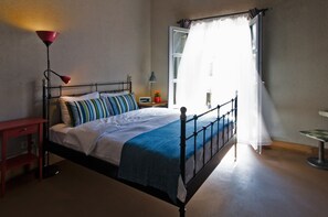 Minibar, bureau, lits pliants/supplémentaires, Wi-Fi gratuit
