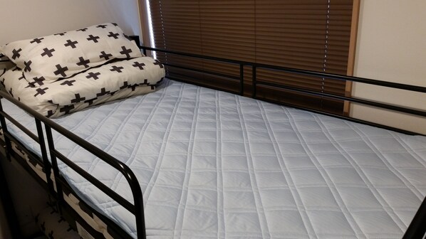 Basic Shared Dormitory, Women only