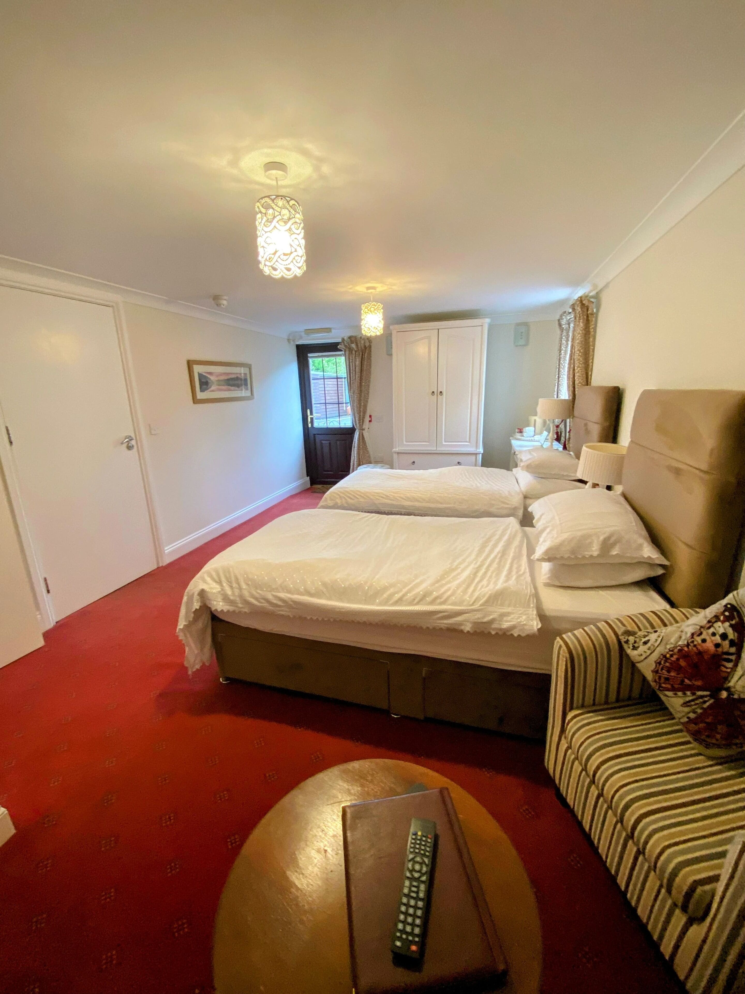 room 8 twin room, accessible (dog friendly x 1 dog) | premium bedding, individually decorated, individually furnished, desk
