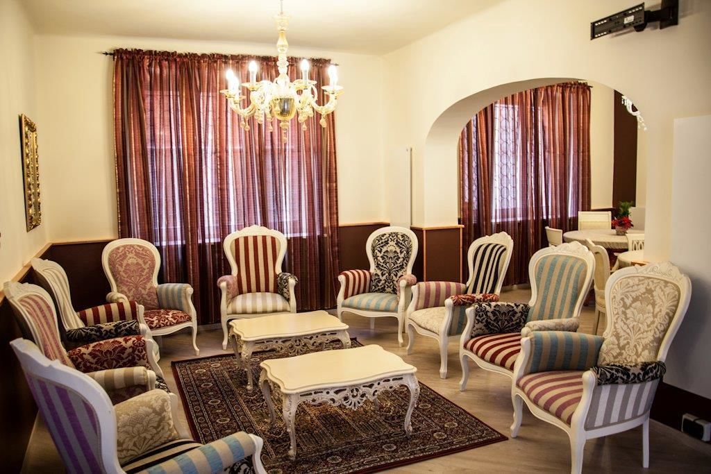 Coin salon dans le hall