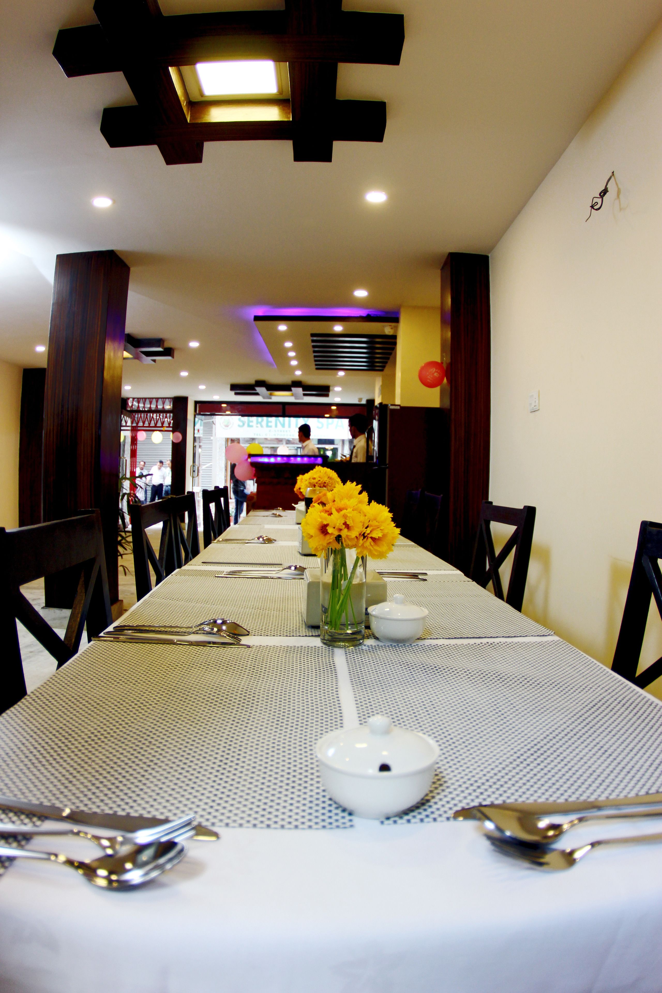 free daily cooked-to-order breakfast