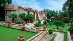 Property grounds - Ashok Country Resort (New Delhi)