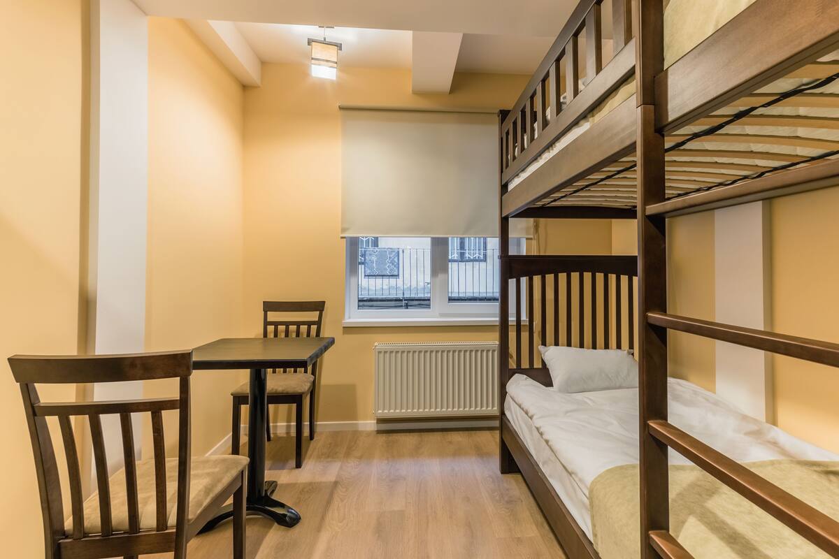 Dormitorio compartido, solo para mujeres (4 beds) | Tabla de planchar con plancha y wifi gratis