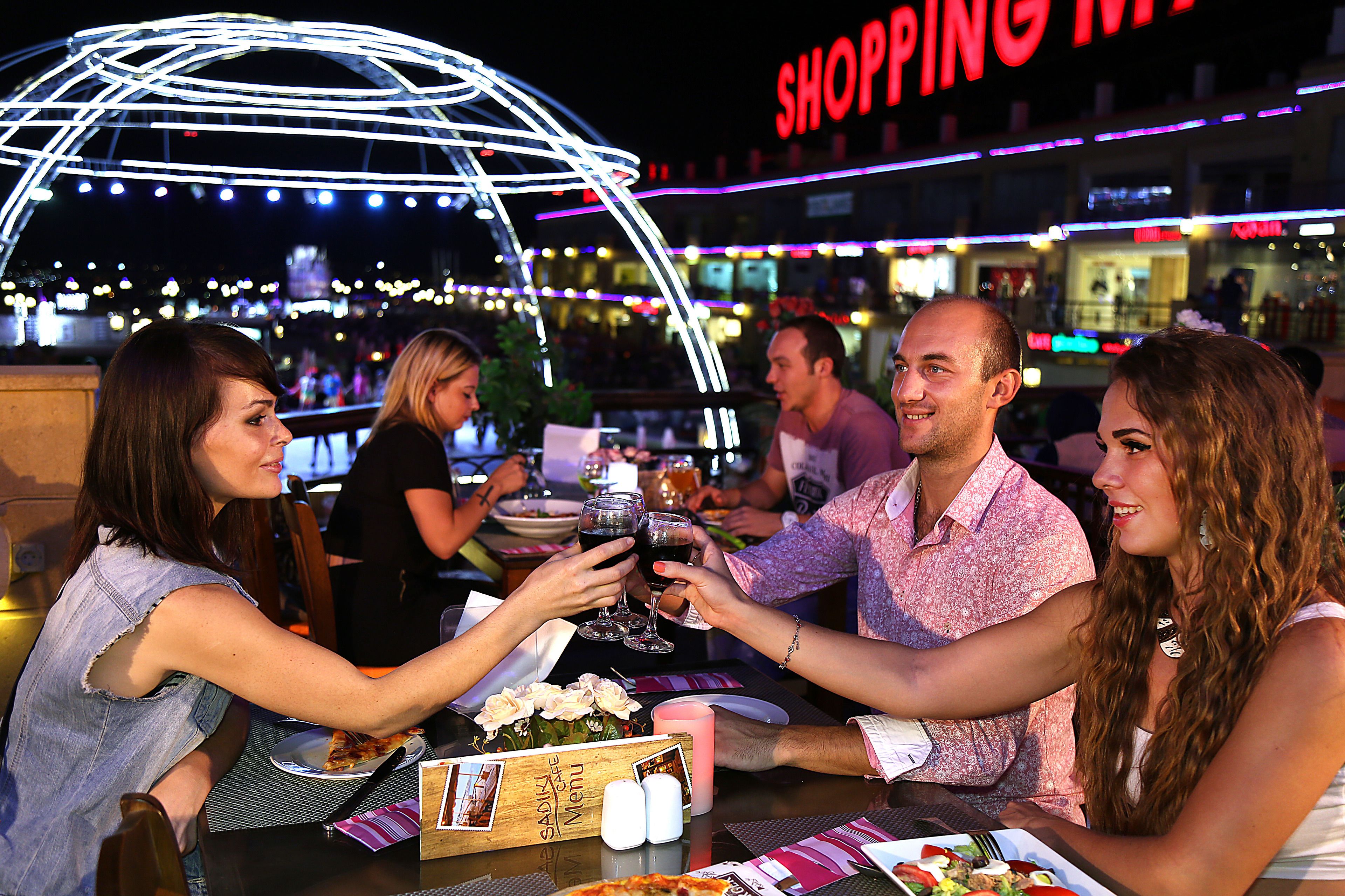 9 restaurants, breakfast, lunch, dinner served; international cuisine 