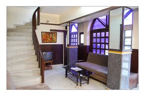 Interior entrance - Hotel Raghav Palace (Jaipur)