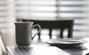 Free daily continental breakfast - 7 Kale Bed and Breakfast (Bilbao)