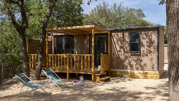 Mobil-Home Charme 2ch | 3 bedrooms, cribs/infant beds, free WiFi