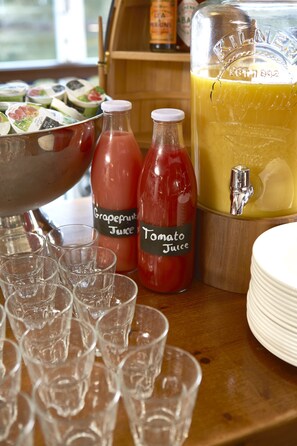 Colazione all'inglese, servita tutte le mattine (15.95 GBP a persona) 