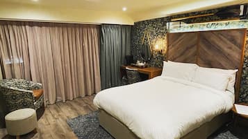 Superior Double Room with Partial River View | Desk, iron/ironing board, free WiFi, bed sheets