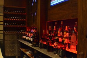 Bar (on property) - Fasil International Hotel (Addis Ababa)