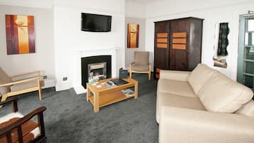 Superior-Suite, 1 Queen-Bett und Schlafsofa, Terrasse, Meerblick (Acacia) | Bettwäsche aus ägyptischer Baumwolle, hochwertige Bettwaren, Zimmersafe