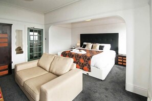 Suite Supérieure, 1 grand lit et 1 canapé-lit, terrasse, vue océan (Acacia) | Draps en coton égyptien, literie de qualité supérieure