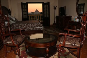 Minibar, desk, iron/ironing board, rollaway beds - Ramosa Guest House (Giza)