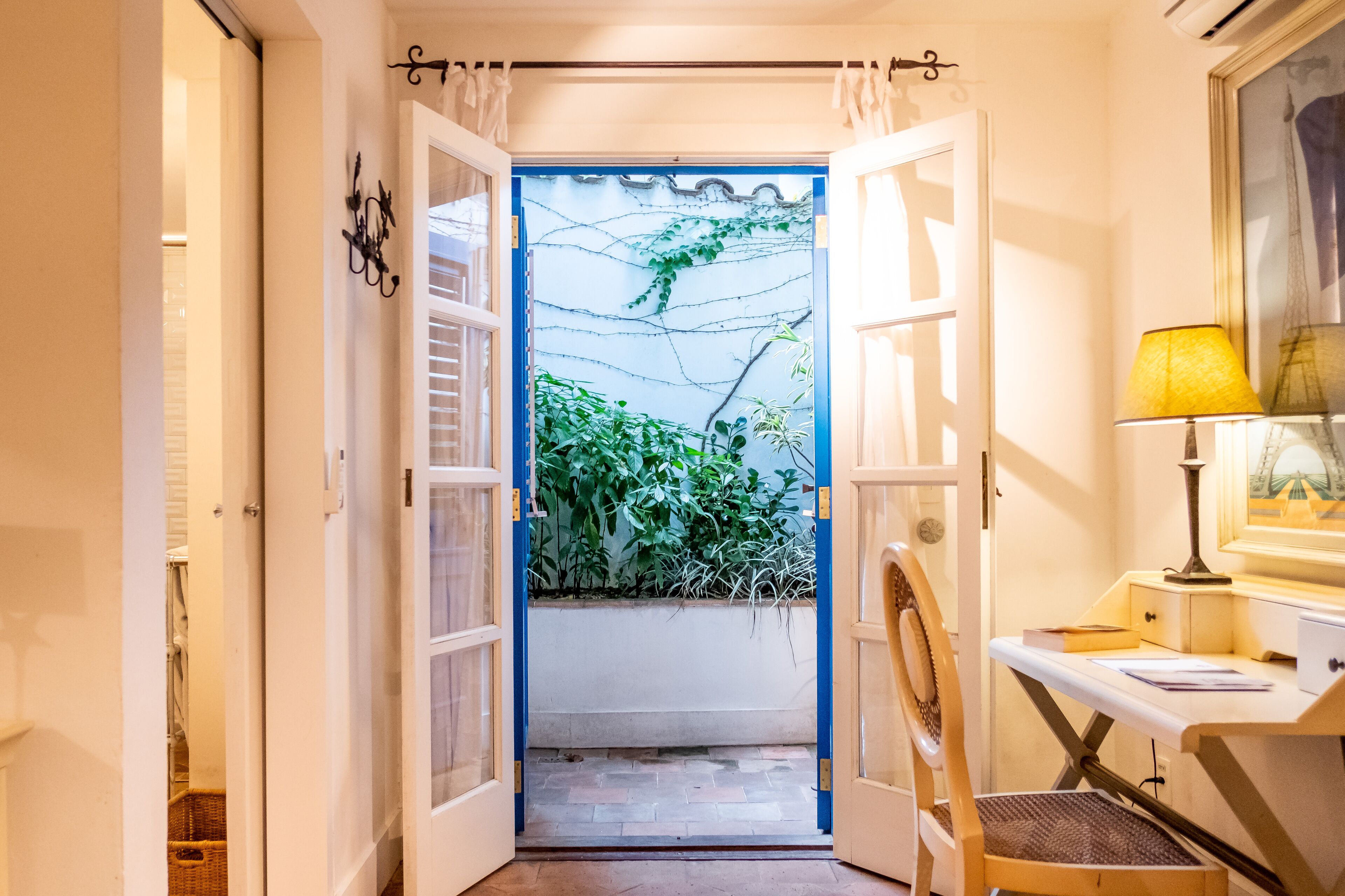 classic room | 1 bedroom, premium bedding, minibar, in-room safe