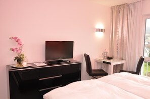 Minibar, in-room safe, desk, free WiFi - Hotel Villa Casamia - Adult Only (Schmalkalden)