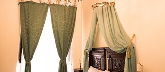 All'ombra della Torre