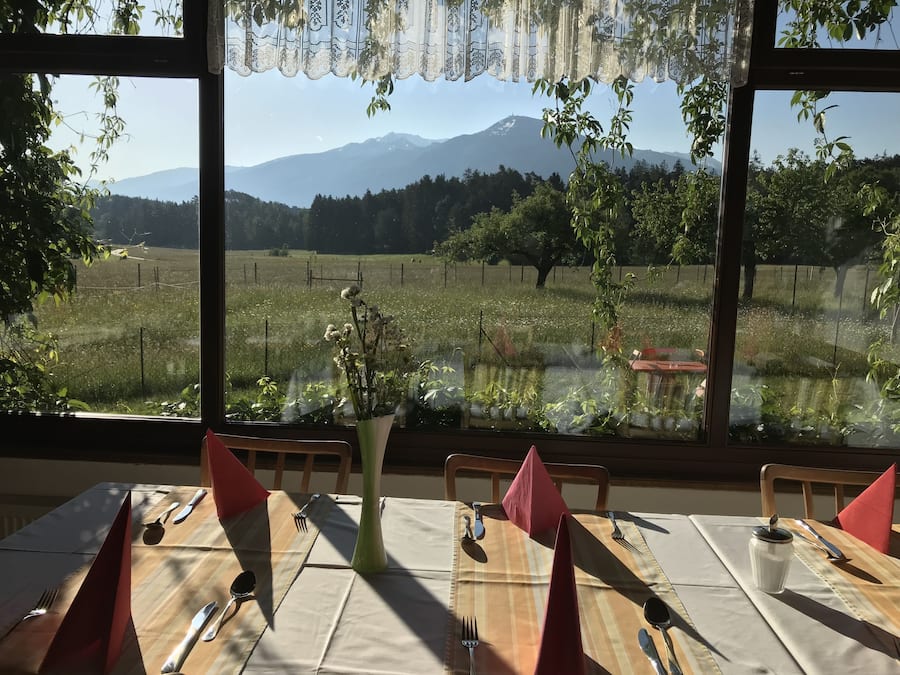 Frokost, lunsj og middag serveres, regionale retter