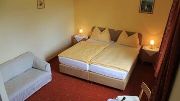 Habitación con 2 camas individuales, vista a la montaña | Ropa de cama de alta calidad y ropa de cama