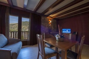 Superior Apartment, 1 Bedroom | Living area