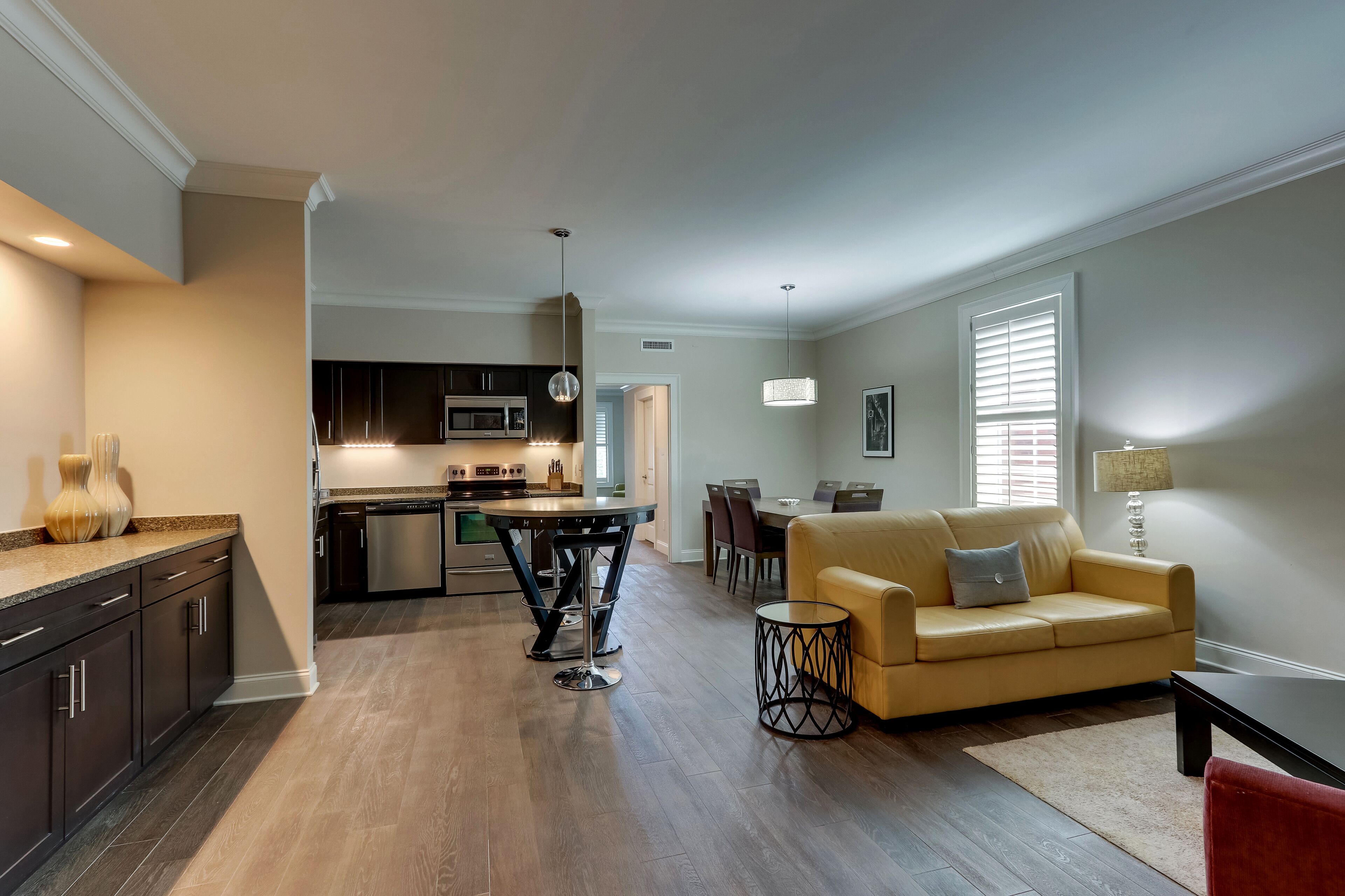 executive king suite | living area | flat-screen tv