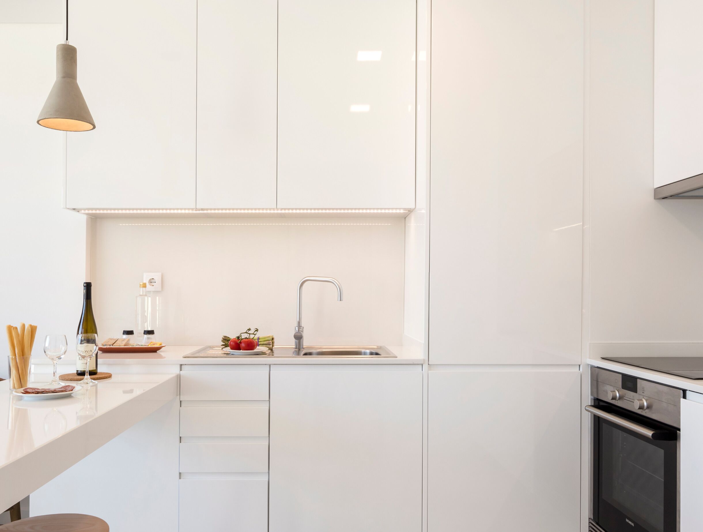 Duplex, 2 Bedrooms | Private kitchen | Full-size fridge, microwave, stovetop, dishwasher