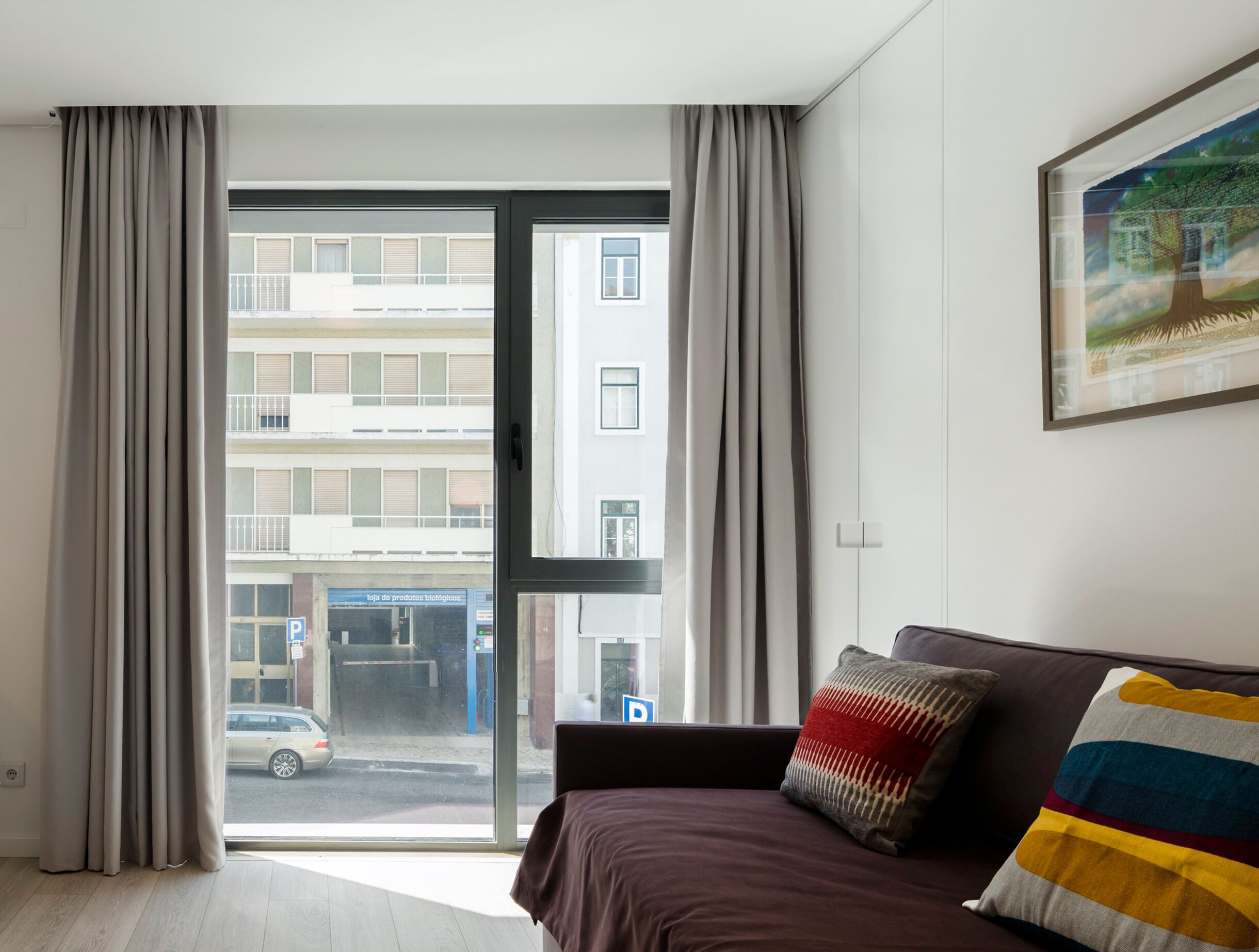 Apartamento, 1 quarto | Sala de estar | Smart TV 43 polegadas com canais a cabo