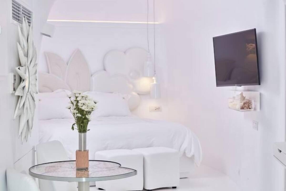 Premium bedding, minibar, in-room safe, blackout drapes