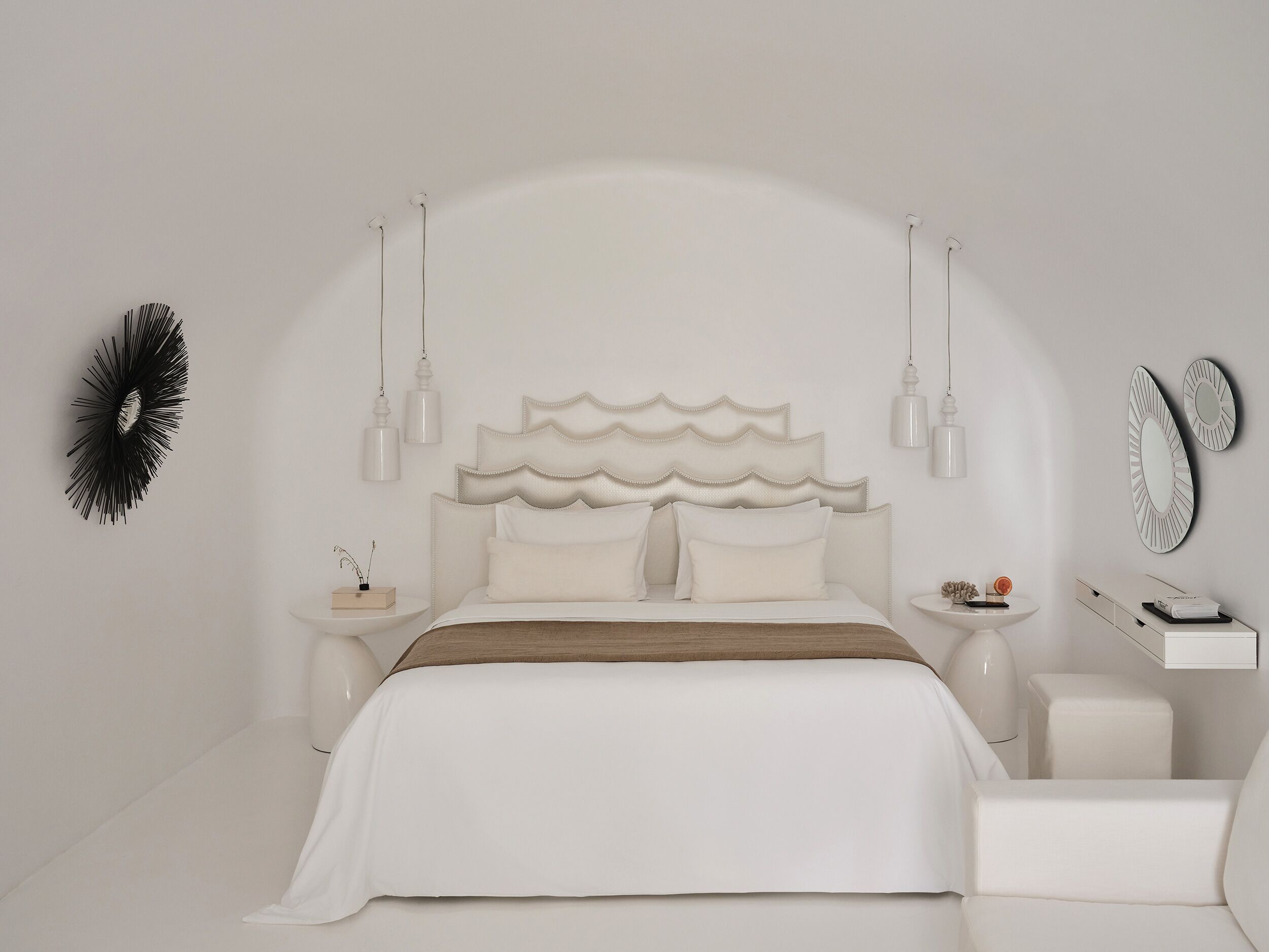 Honeymoon Suite with Caldera View | Premium bedding, minibar, in-room safe, individually decorated