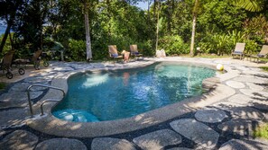 Outdoor pool, sun loungers - Tiskita Jungle Lodge (Pavón)