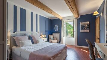 Standard-Doppelzimmer | Individuell dekoriert, Schreibtisch, kostenloses WLAN, Bettwäsche