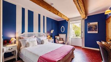 Décoration personnalisée, bureau, Wi-Fi gratuit, draps fournis