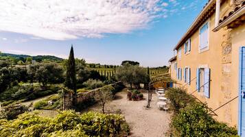 Individually decorated, desk, free WiFi, bed sheets