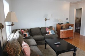 Casa, 2 quartos | Área de estar