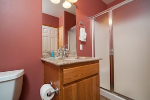 House, 3 Bedrooms | Bathroom