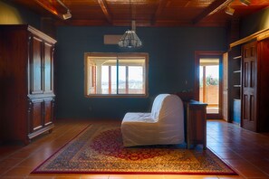 獨棟房屋, 2 間臥室, 廚房, 山景 | 1 間臥室、高級寢具、記憶床墊、遮光布/窗簾