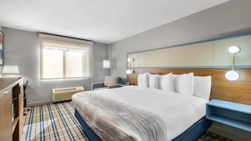 Room, 1 King Bed, Accessible, Non Smoking (Mobility,Tub w/Grab Bars)