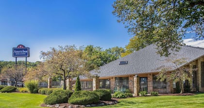 AmericInn by Wyndham Delafield-Waukesha-Milwaukee