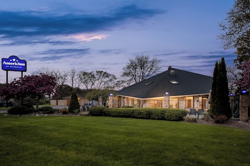 AmericInn by Wyndham Delafield-Waukesha-Milwaukee
