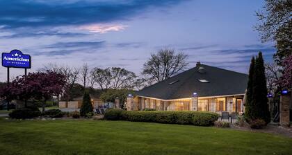 AmericInn by Wyndham Delafield-Waukesha-Milwaukee