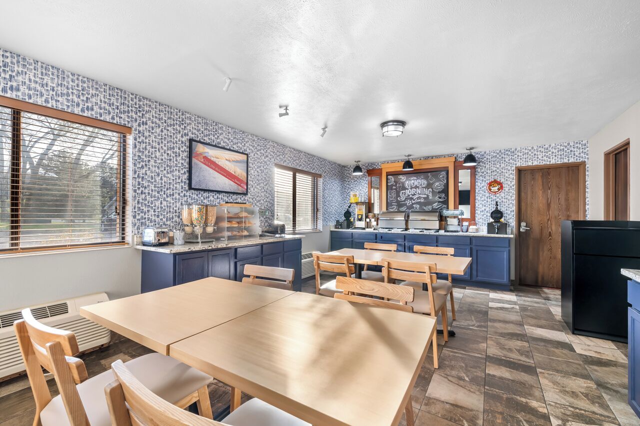 Free daily continental breakfast