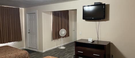 Family Double Room, Refrigerator & Microwave | Desk, free WiFi, bed sheets