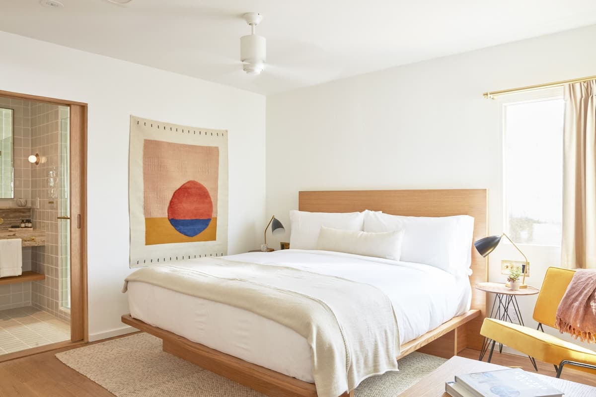Deluxe kamer, 1 kingsize bed | Luxe beddengoed, een kluis op de kamer, gratis wifi, beddengoed