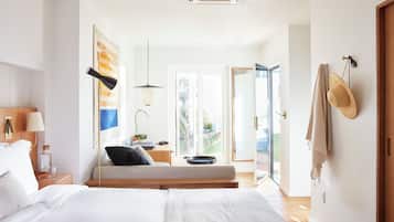 Habitación Deluxe, 1 cama de matrimonio grande | Ropa de cama de alta calidad, caja fuerte, wifi gratis y ropa de cama