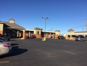 Free self-parking - Aloha Inn (McAllen)