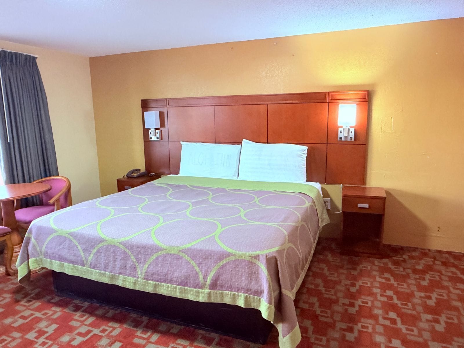 مكتب ومكواة/لوح كي وأسرّة مجانية قابلة للطي وواي فاي مجانًا