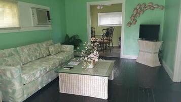 Kamar Double untuk 1 Orang | Area keluarga | TV layar datar