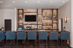 Bar (on property) - Hilton Garden Inn Burbank Los Angeles (Burbank)