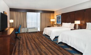 Premium bedding, in-room safe, desk, laptop workspace - Hilton Garden Inn Burbank Los Angeles (Burbank)
