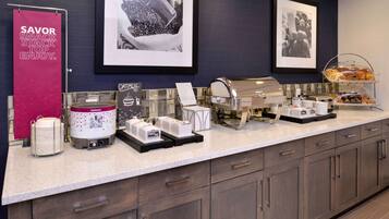 Petit déjeuner buffet compris tous les jours